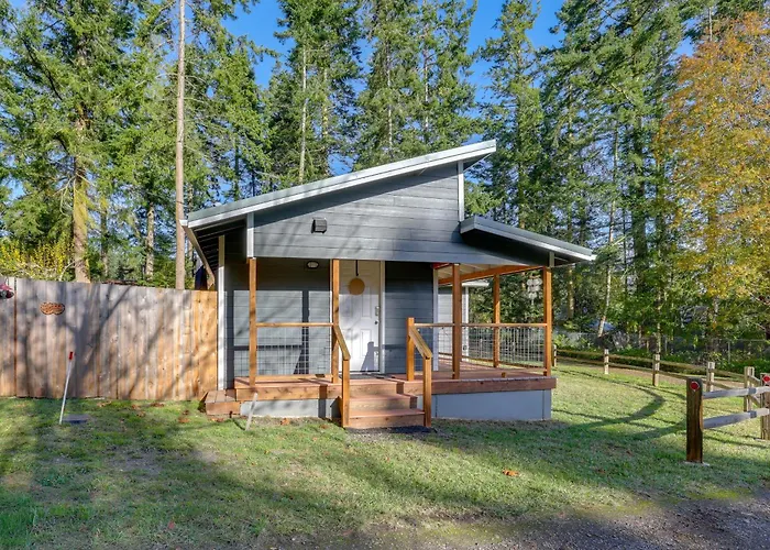 Hike & Relax Fireside: Nordland Gem W/ Deck & Yard