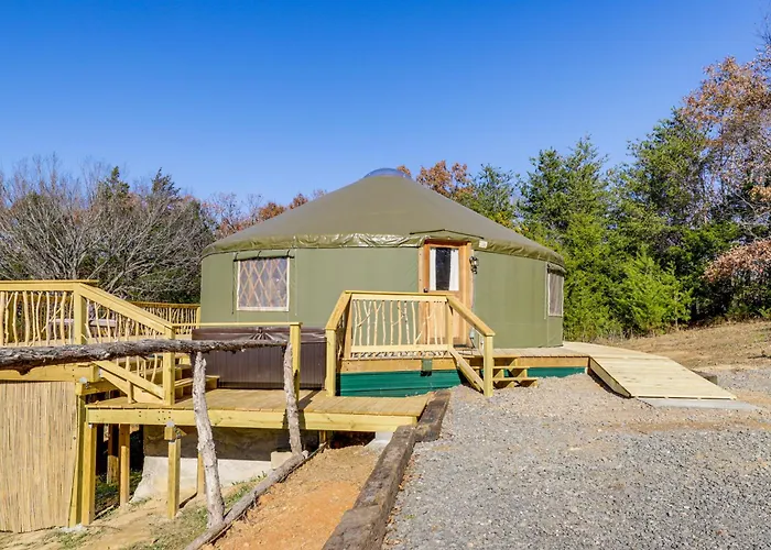 Glamping W/Mountain Views! Newport Yurt Retreat!