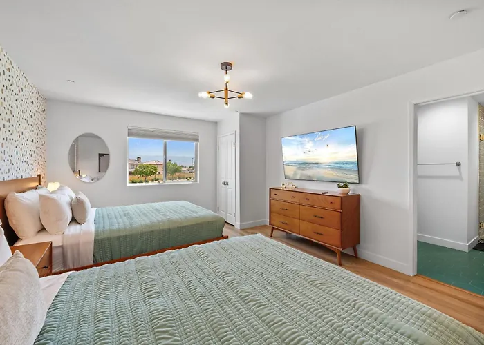 Electric Slide Lazy River, Pickleball, Game-Room