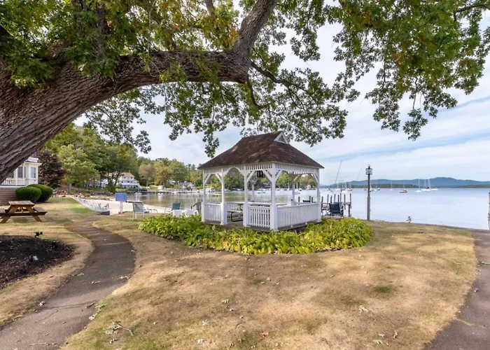 Waterfront Cottage| Pool & Beach | Dock Option