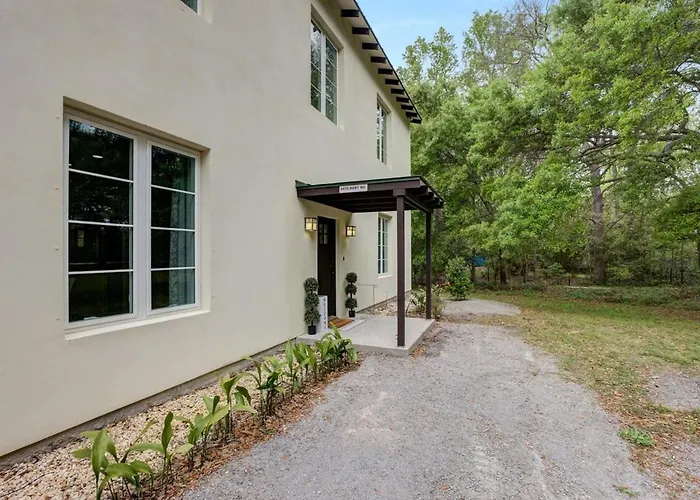 Hart Estates Family Friendly Island Retreat
