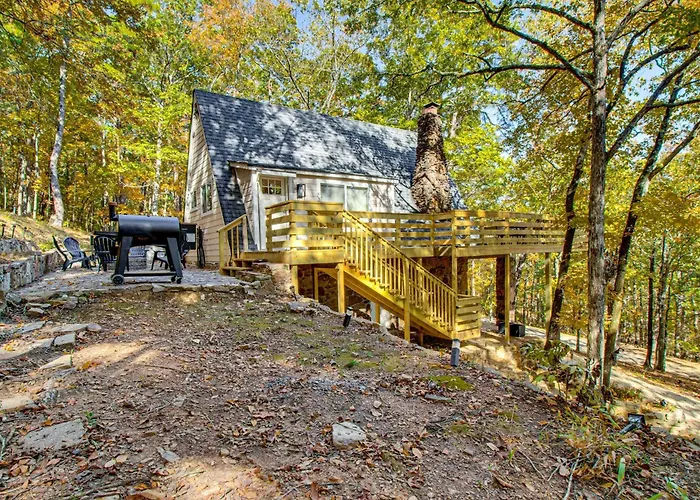 Fairfield Bay Home W/ Pool Access & Boat Slip