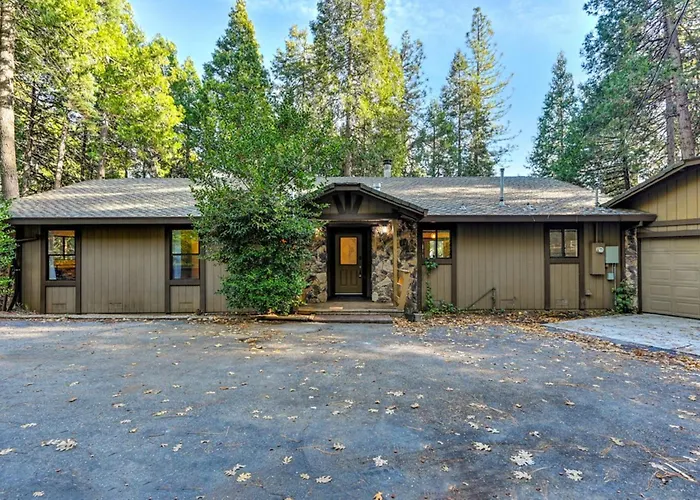 Scenic Forest Cabin With Deck L Best Value For Weekly & Monthly Stays