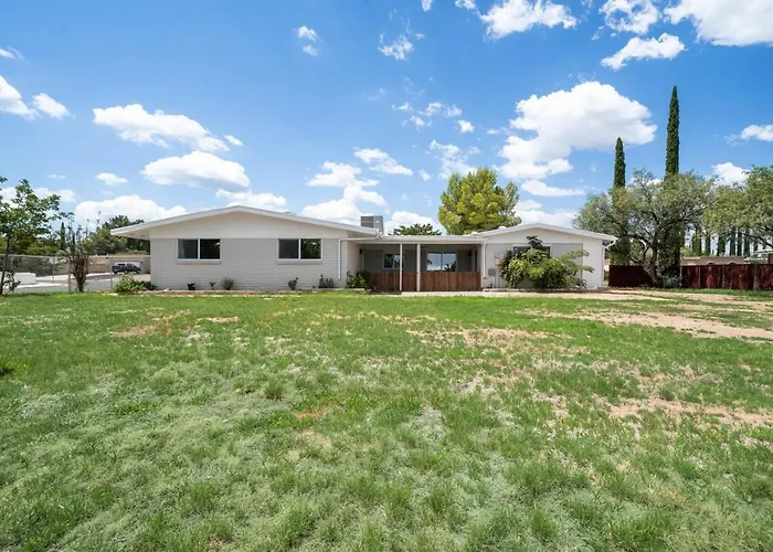 Modern 5Br Retreat L Cozy L Spacious Work-Friendly