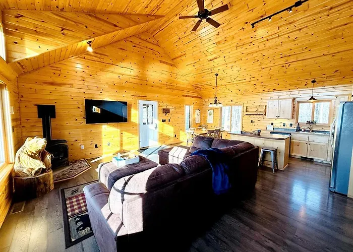 Cozy Lakefront Retreat With Game Room, Outdoor Living And Dock In Wisconsin