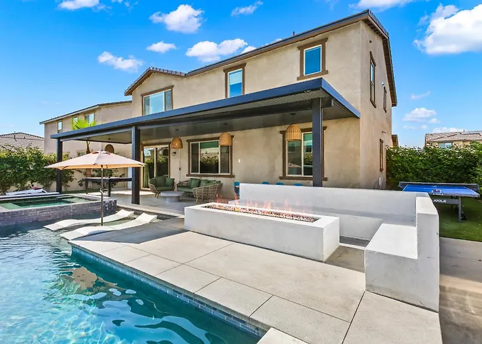 Lagoon 7Br Desert Gem W Huge Pool, Spa Gameroom
