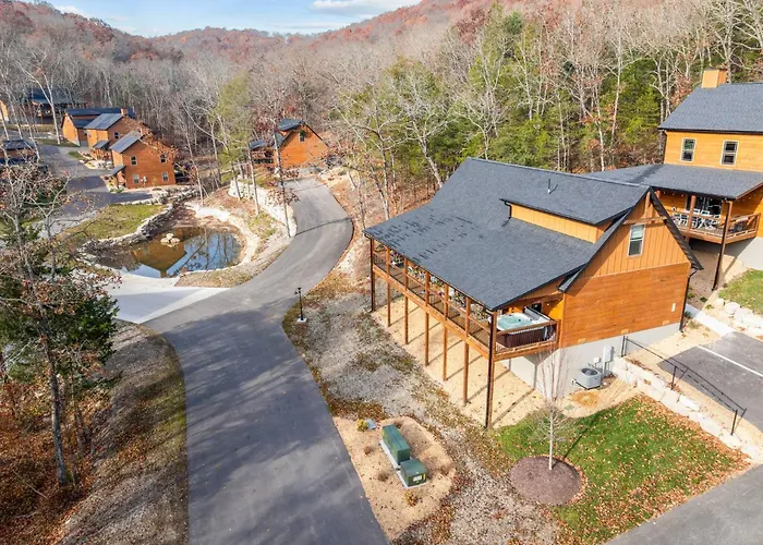 Elegant 3-Bedroom Retreat At Tall Timbers Resort
