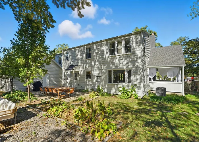 Kansas Cape Cottage