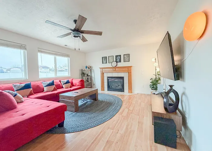 Family Retreat Near Slc Airport 6 Bedroom 3 Bath