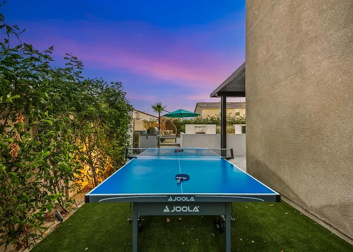 Lagoon 7Br Desert Gem W Huge Pool, Spa Gameroom