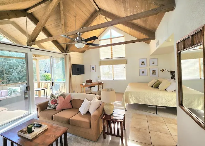 Peaceful Desert Retreat Mountain View Studio Condo Indian Wells