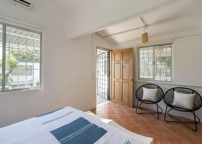 Cozy Studio Steps From Beach & Surf