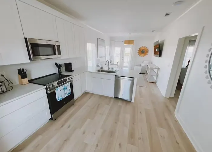 Couples Escape - Water View - King Bed - Pets Welcome W/ Fee
