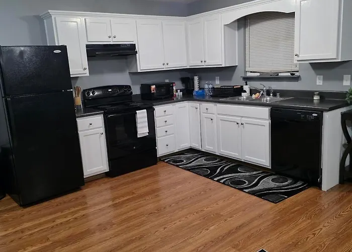 The E-Town Retreat 2Br Townhouse Close To Downtown