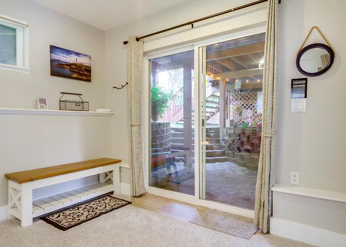 'The Silverlake Hideaway' - Chic Everett Adu