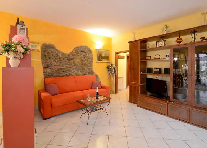 Lovely Apartment In Cecina