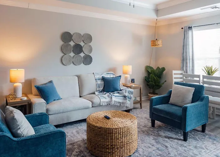 Spacious 3 Bed Condo Near Etsu