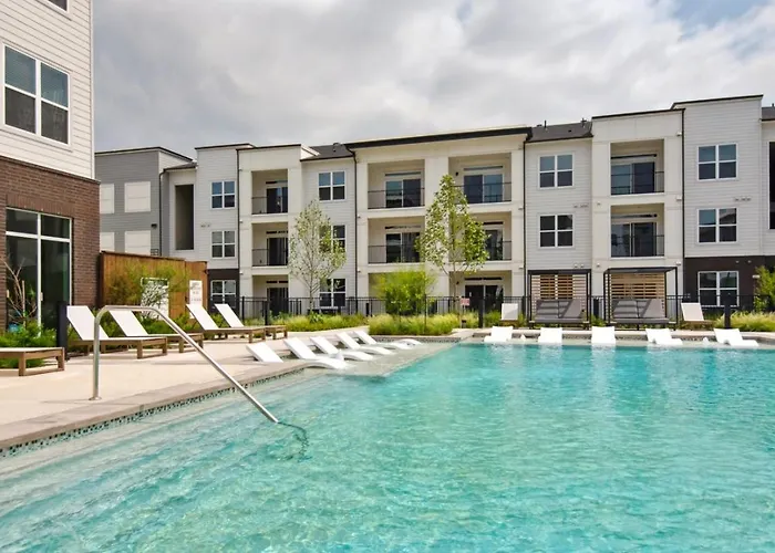 Large Lively Apt 2104 Mer 2104