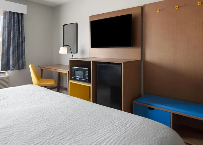 Days Inn By Wyndham Omaha Ne