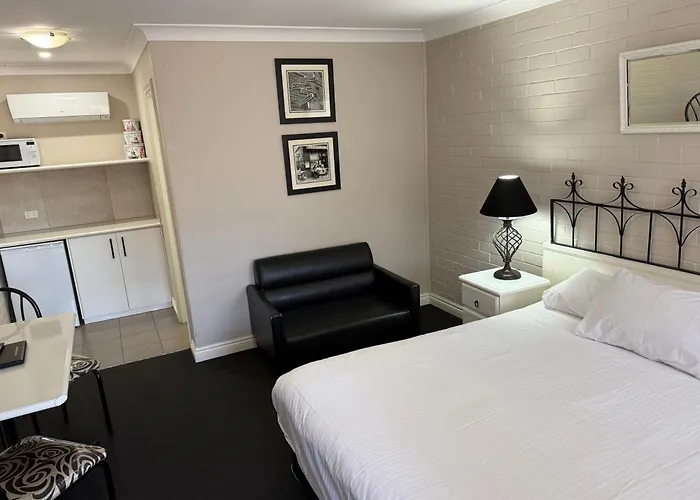 Country Leisure Motor Inn