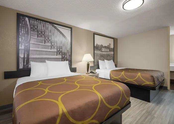 Super 8 By Wyndham Macon West