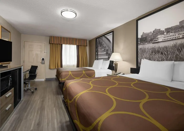 Super 8 By Wyndham Macon West