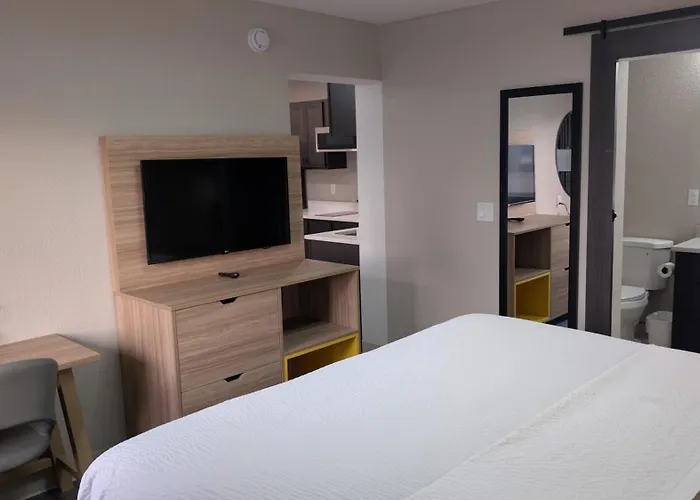 Days Inn By Wyndham Champaign/Urbana