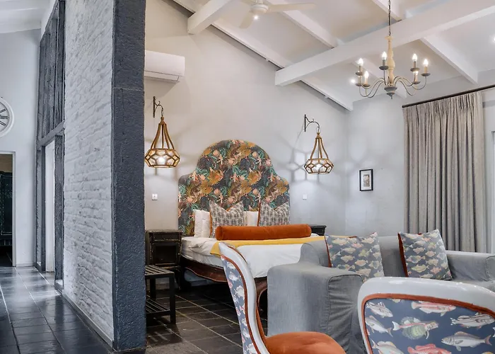 La Roca Guest House