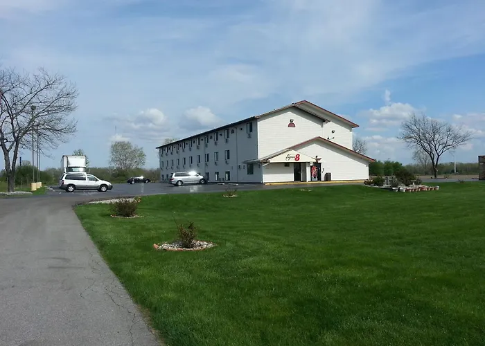 Super 8 By Wyndham Saginaw