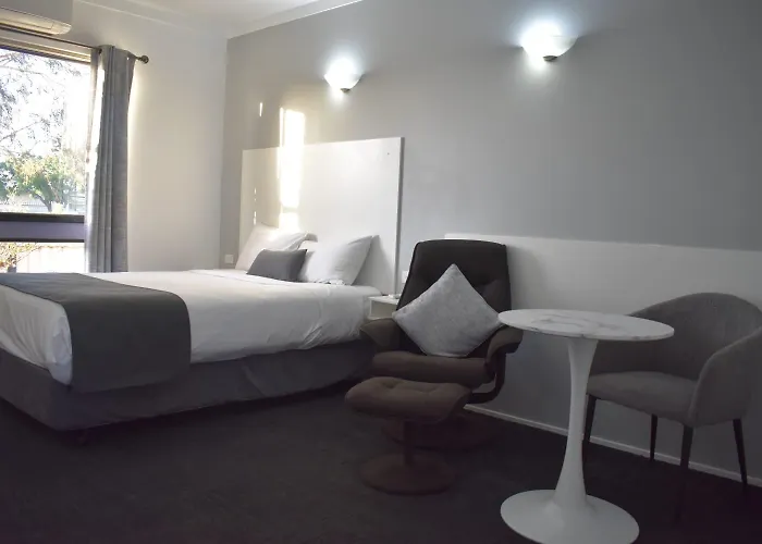 Riviana Motel