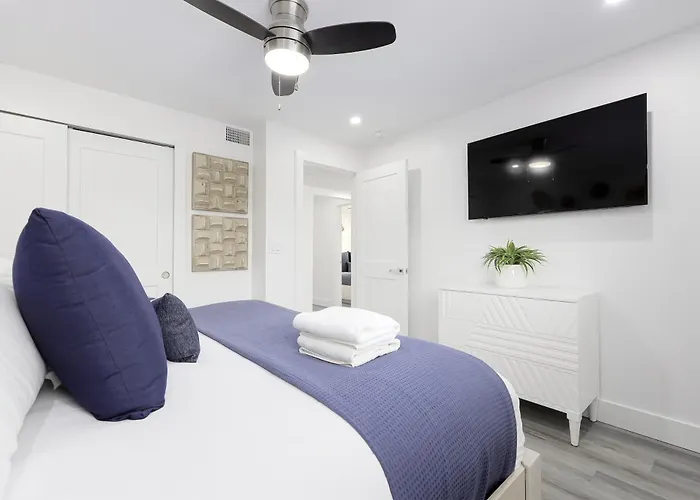 Siesta Key Beach Resort And Suites