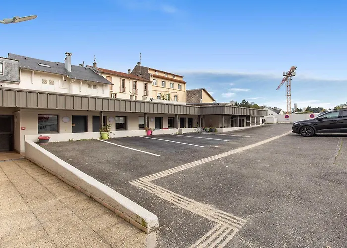 B&B HOTEL Lourdes Centre Gare 3 étoiles