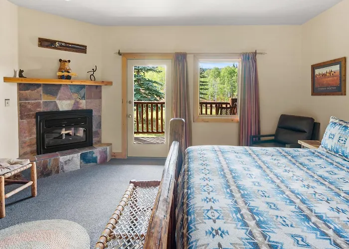 Daniels Summit Lodge