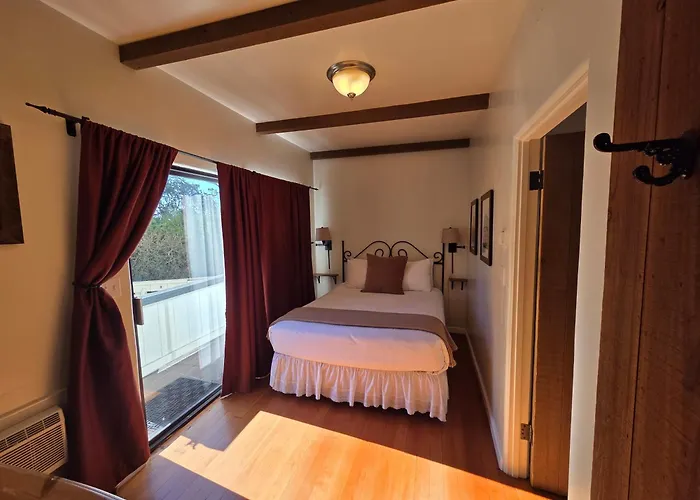 Forest Lodge