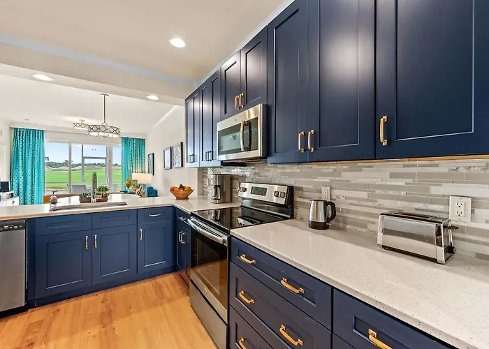 Catina - Freshly Renovated Stylish 2Br 2Ba Condo In Lely Resort With Lake & Golf Course Views Private Lanai And Access To Pool Gym Tennis And More! Prime Location Just Minutes From Naples Beaches And 5Th Ave, Perfect For A Relaxing Florida Getaway!