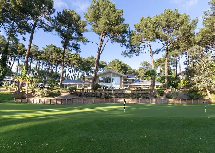 Villa Mitoyenne Avec Jardin, Proche Plage A Seignosse, Piscine, Parking Prive Et Wifi