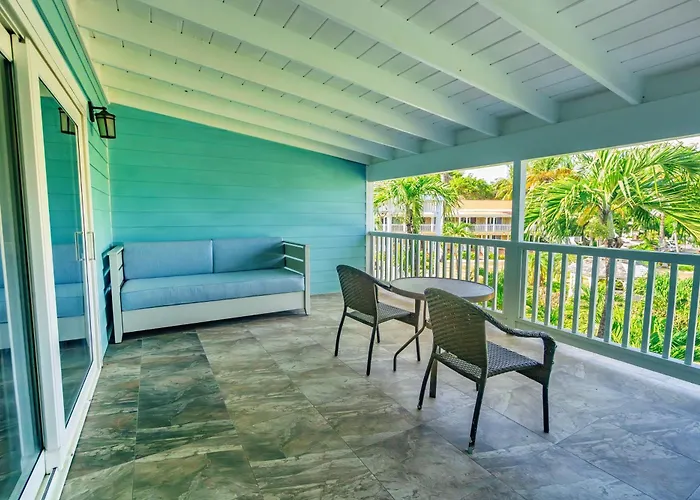 Pineapple Beach Club (Adults Only)