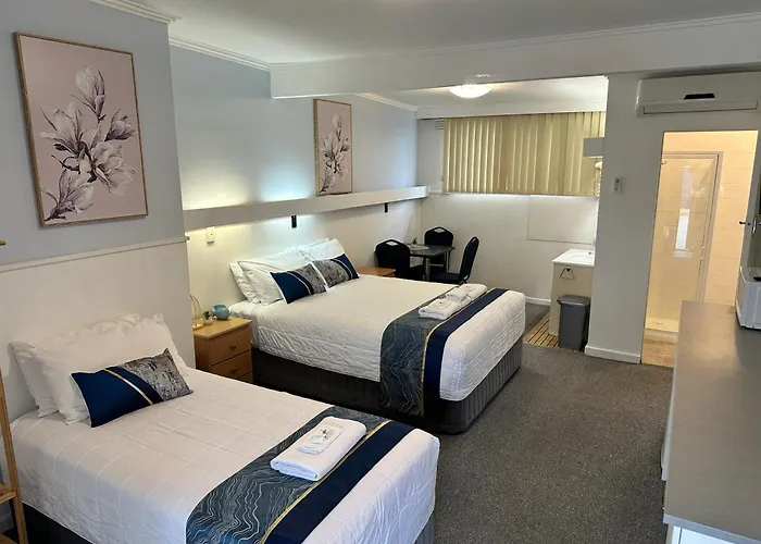 Bamboo Motor Inn