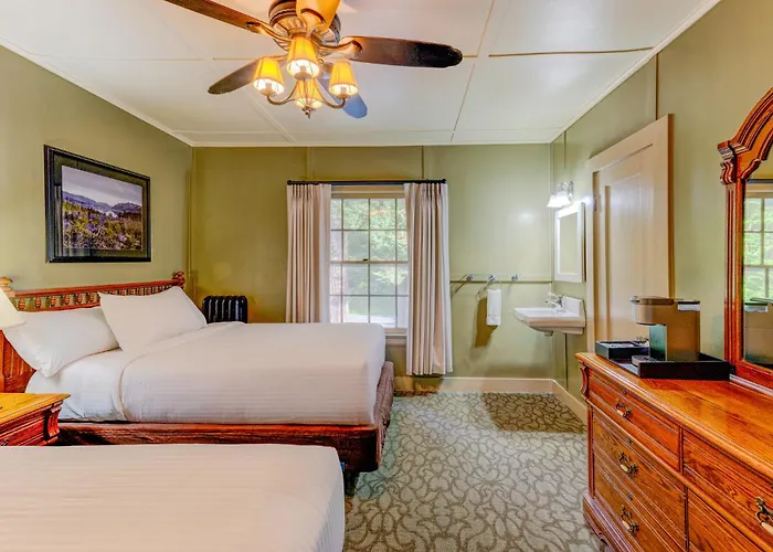 Lake Quinault Lodge