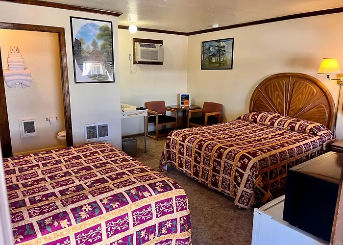 Dove Creek Inn