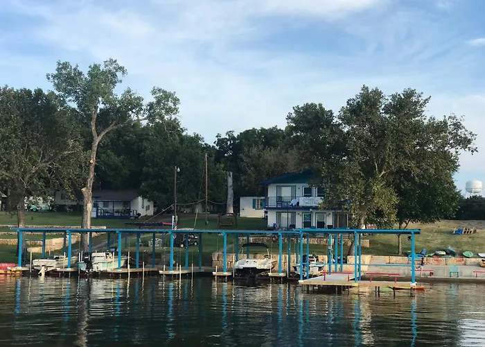 Valentine Lakeside