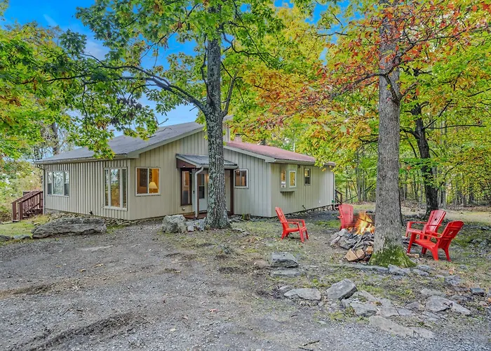 Above Sleepy Hollow - Rooftop Deck - View -Hot Tub- Pets -Wifi- Ev Charger-Trails - Lake - King Bed