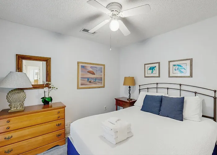 Pelican Bay 42
