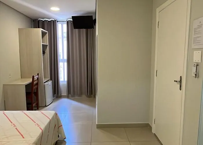 Hotel Salomão - Próximo a 25 de Março, Bom Retiro, Brás e Rua Santa Efigênia, a 2 minutos do Mirante Sampa Sky e pista de Skate Anhangabaú