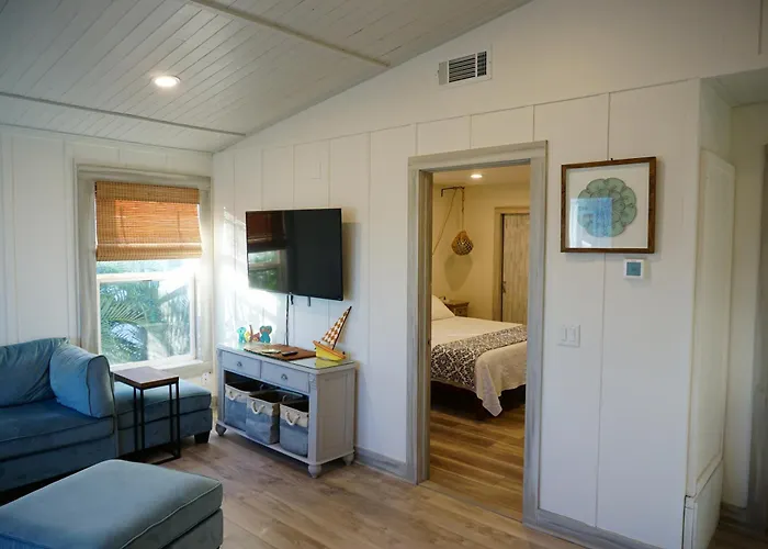 Anna Maria Island Beach Shack Pet Friendly!