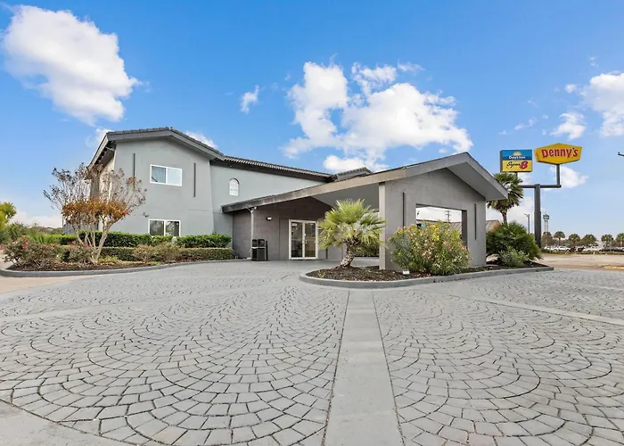Days Inn & Suites By Wyndham Texas City - Galveston Area