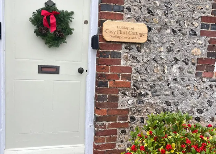 Cosy Flint Cottage