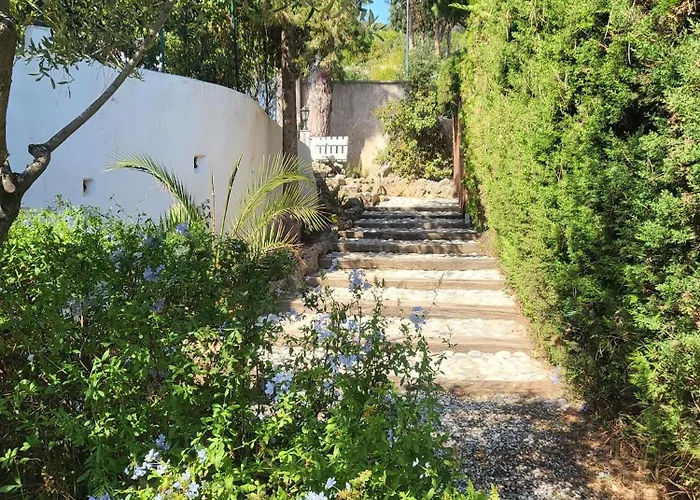 Luxury Family Villa With Large Pool, Garden & Outdoor Dining Near Beach, Domaine L'Oiseau Bleu In Sainte-Maxime