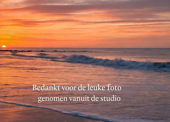 Studio zwembad met frontaal zeezicht