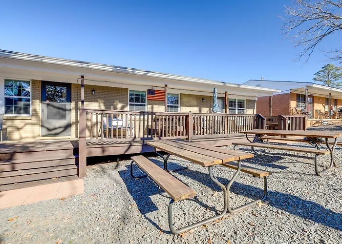Pet-Friendly Cabin With Designated Boat Slip!